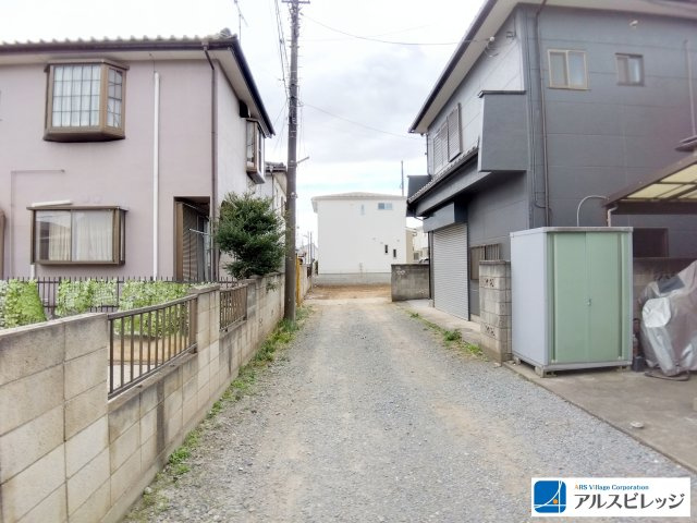 中古／川越市岸町2丁目の前面道路含む現地写真|私道・北東側幅約4.0ｍ（舗装予定）