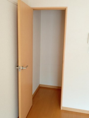レオパレスブルファーニⅡの収納