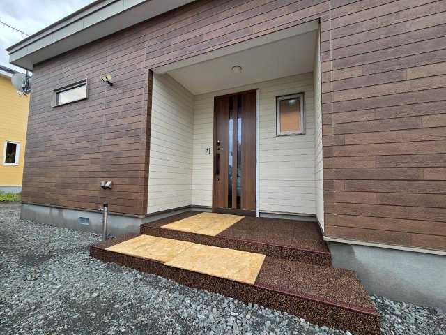 北見団地6丁目【新築】平屋の玄関
