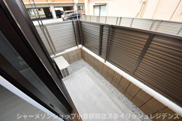 イゾラ のバルコニー