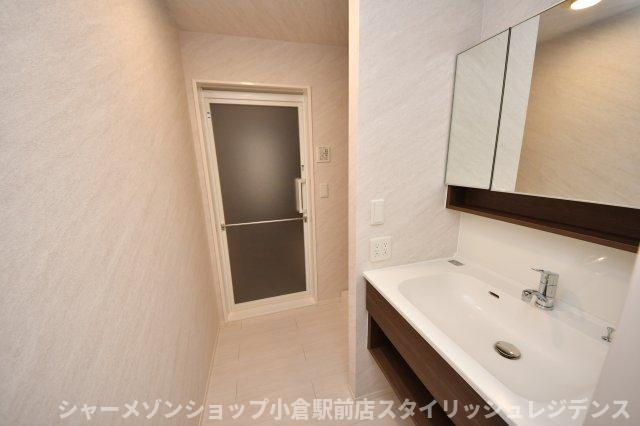 イゾラ の内装