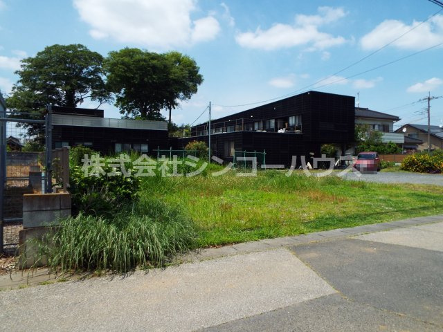 【外観】 | 久喜市原　土地 | 接道間口は約12メートル。