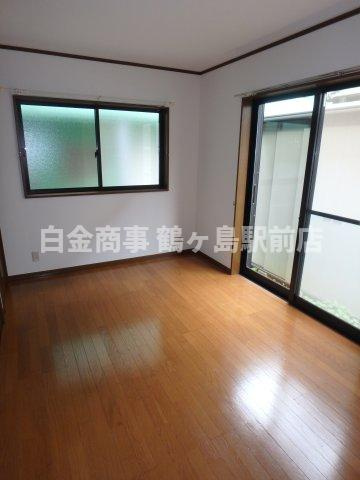 坂戸市泉町中古戸建の洋室