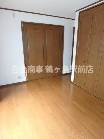 坂戸市泉町中古戸建の洋室