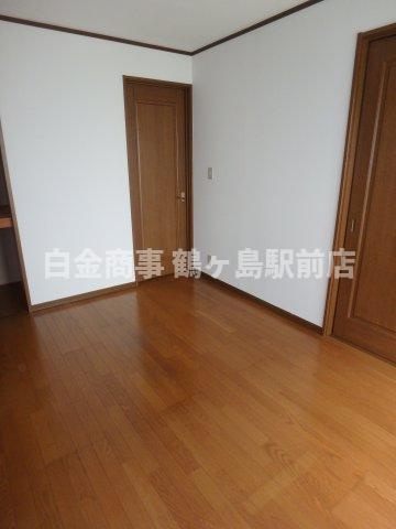 坂戸市泉町中古戸建の洋室