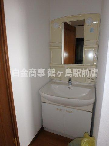 坂戸市泉町中古戸建の独立洗面台