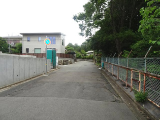 【前面道路含む現地写真】 | 川西市緑台4丁目2の21　新築一戸建て