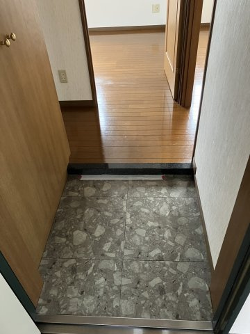 ヴェルジェ扇の玄関