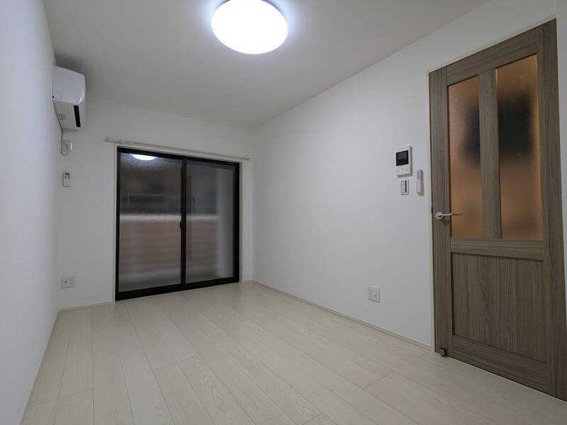 川崎市多摩区登戸のアパートの居間・リビング