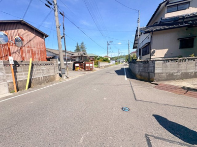 【前面道路含む現地写真】 | 新発田市月岡温泉　全居室6帖以上　5SLDK