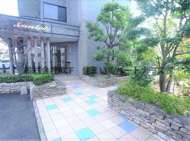 セレンディピティのエントランス|清潔なエントランスです