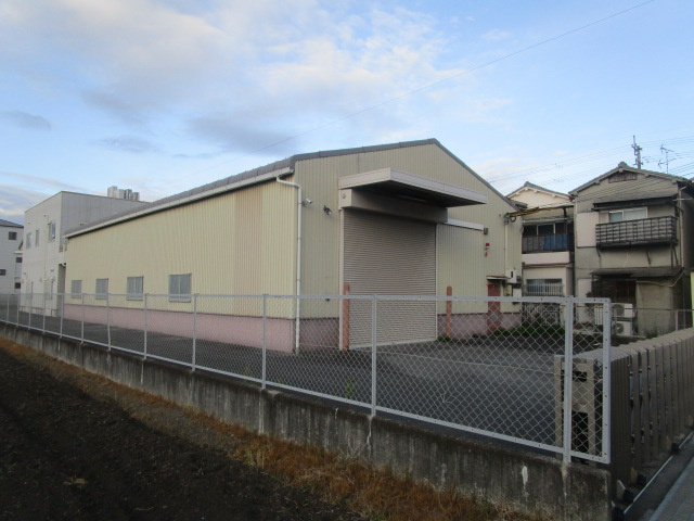 松原市一津屋４丁目の倉庫