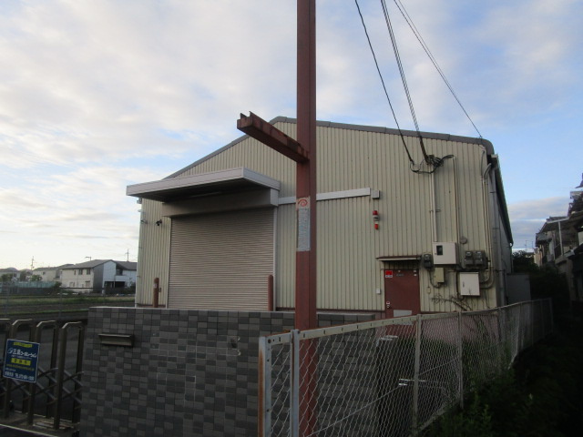 松原市一津屋４丁目の倉庫