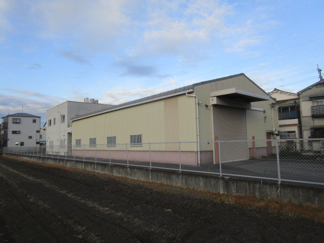 松原市一津屋４丁目の倉庫