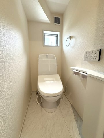 八潮市　八潮6丁目　新築戸建　全2棟のトイレ|コンパクトで使いやすいトイレです