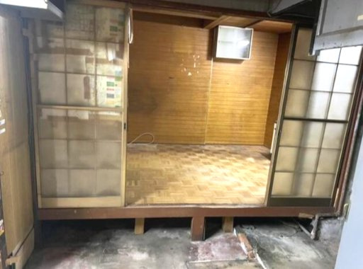 古川町商店街八軒町店舗の内装