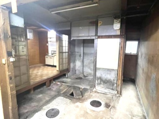 古川町商店街八軒町店舗の内装
