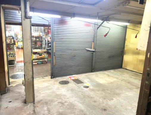 古川町商店街八軒町店舗の内装