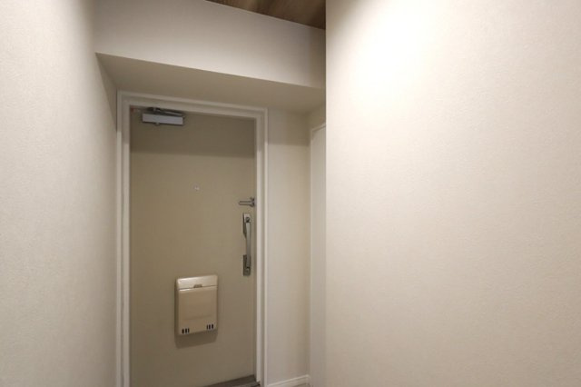 キャステージパーク1番街の玄関|◆いってきます♪ただいま♪明るい声が聞こえてきそうな玄関。ナチュラルなカラーがとても清潔感のある造りです♪
