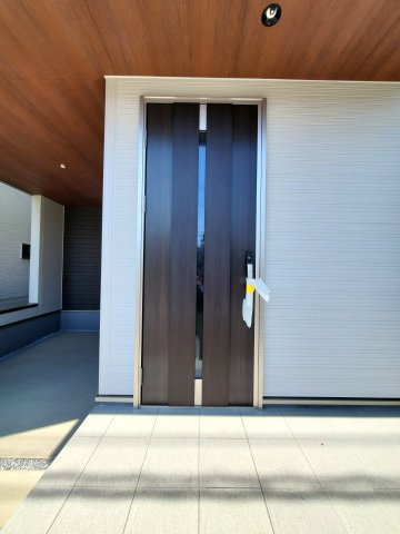 八潮市　八潮6丁目　新築戸建　全2棟の玄関|施工例です