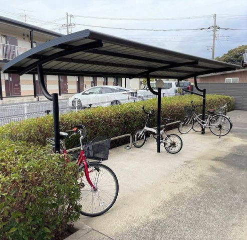 レオパレスフェリーチェのその他|屋根付き駐輪場