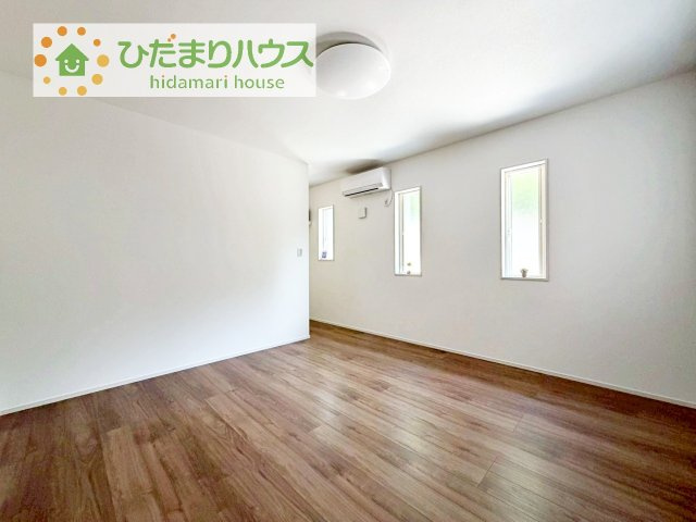 【寝室】 | 土浦市右籾　新築戸建 | 大きなベッドを置いても余裕の広さの主寝室♪