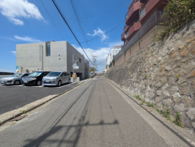 海見え！七里ガ浜海岸まで徒歩3分　更地の前面道路含む現地写真|前面道路