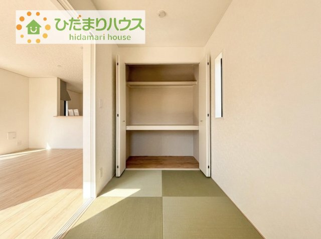 【収納】 | 土浦市神立町第8　新築戸建　3号棟 | 和室の収納は横開きクローゼット！
しまった物の出し入れも楽々です(^^)