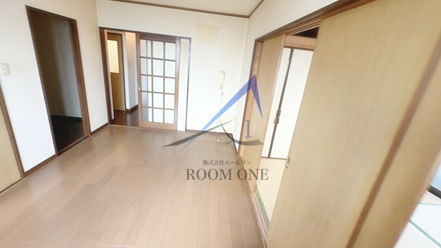 プライムホームズ１３２の居間・リビング|洋室のお部屋です。