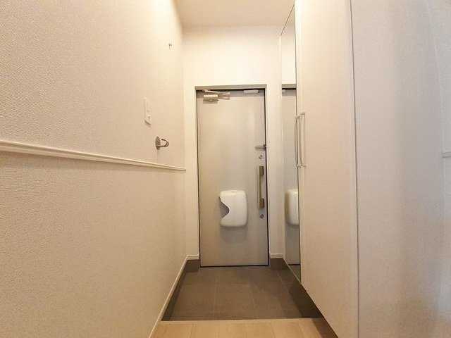 福津市津屋崎７丁目のアパートの玄関|シンプルで使いやすい玄関です