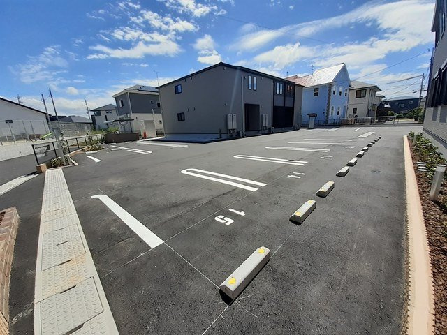 福津市津屋崎７丁目のアパートの駐車場|駐車場があるので、車を買う予定の方も安心です