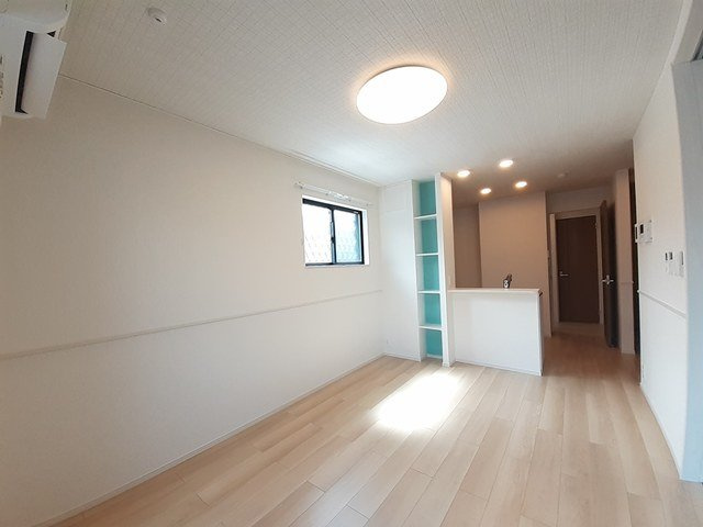 福津市津屋崎７丁目のアパートの居間・リビング|ゆったり過ごせるリビングです