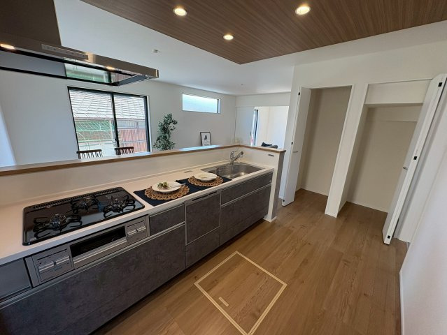田川市宮尾町2期　新築戸建てのキッチン|家族を見渡せるカウンターキッチン♪♪