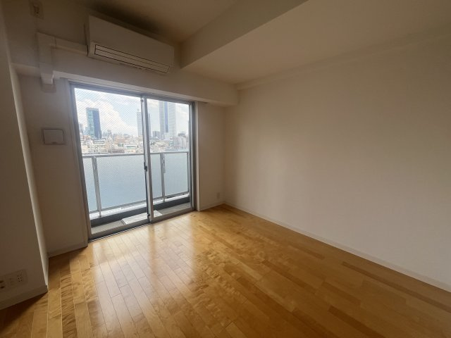 ADW Residence 西新宿の居間・リビング|ゆったりとしたリビングです