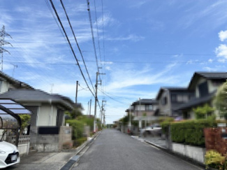 【前面道路含む現地写真】