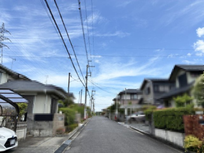 【前面道路含む現地写真】 | 大津市仰木の里東6丁目10-7　中古戸建