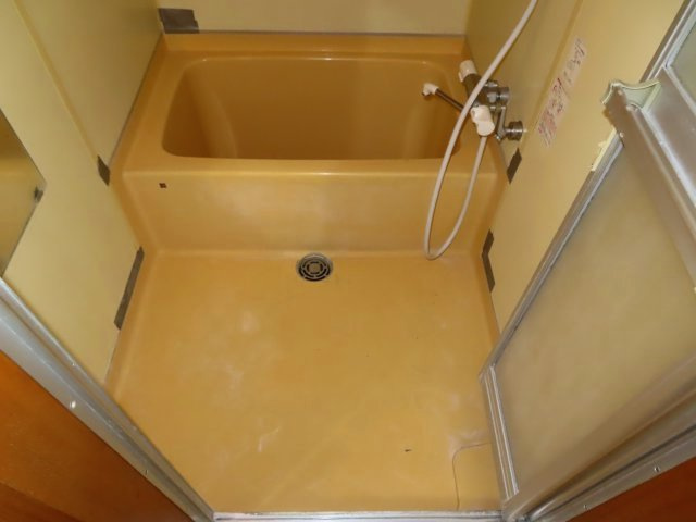 網走市駒場北４丁目４番１０号　中古売家の浴室|【リフォーム前】お風呂は新品0.75坪タイプのユニットバスに交換致します。