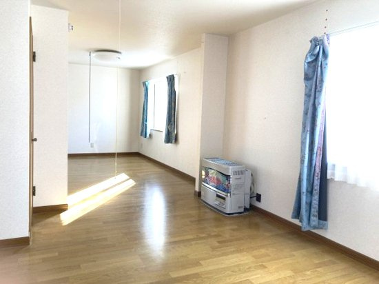 網走市駒場北４丁目４番１０号　中古売家の洋室|【現況】2階15.5畳居室です。