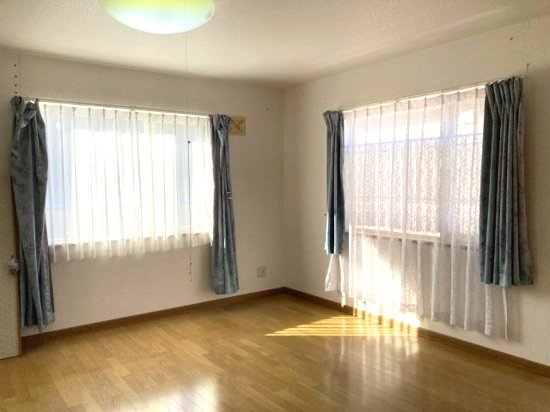 網走市駒場北４丁目４番１０号　中古売家の洋室|【現況】2階15畳居室です。