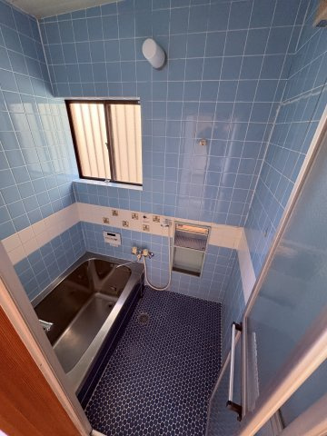 岩出市北大池・中古戸建・54788の浴室