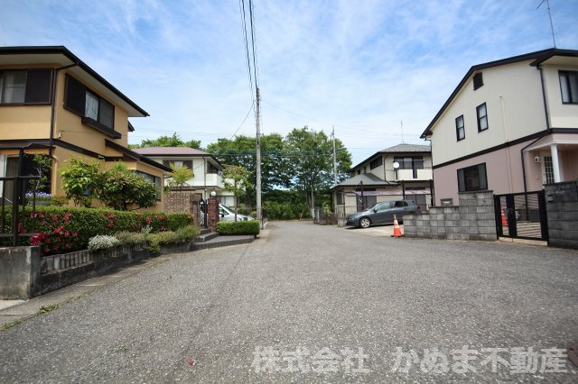 KEM鹿沼市松原1期　中古戸建の前面道路含む現地写真|東側前面道路　幅員5ｍの公道です