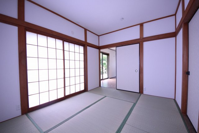 KEM鹿沼市松原1期　中古戸建の和室|1F和室6帖です　リビングと続き間です
