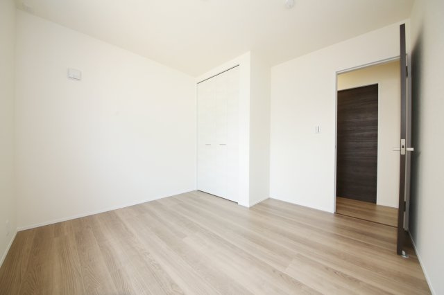 半田市宮本町6丁目　1号棟の洋室
