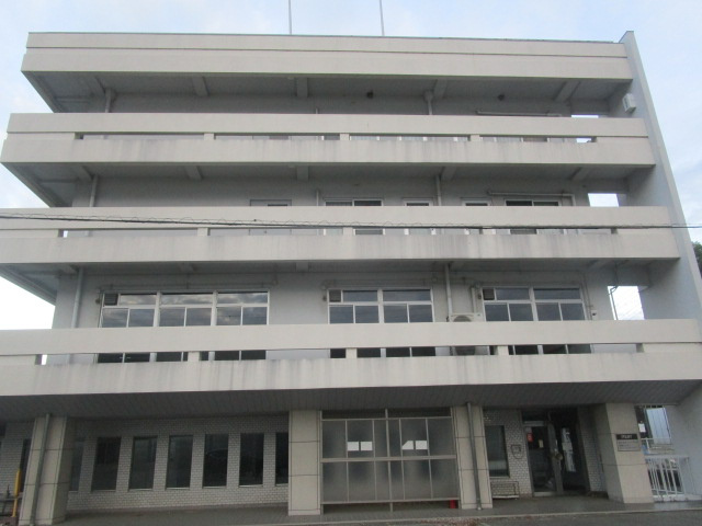 柏原市国分市場１丁目の倉庫の外観