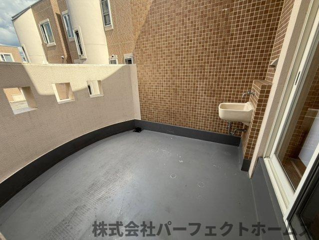シティフラッツ交野のバルコニー|外からの目が気にならないバルコニーで洗濯物が干せます