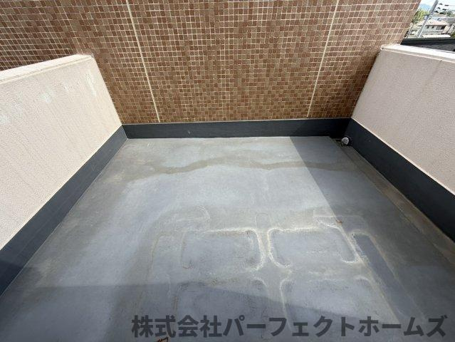 シティフラッツ交野のバルコニー|バルコニーからの眺めを楽しみながら食事をしませんか