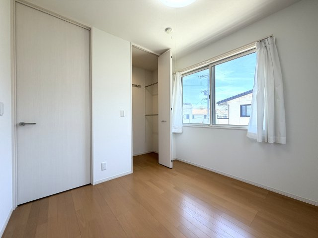 広弁天橋町　戸建の洋室|2階の洋室（1）約4.5帖です。