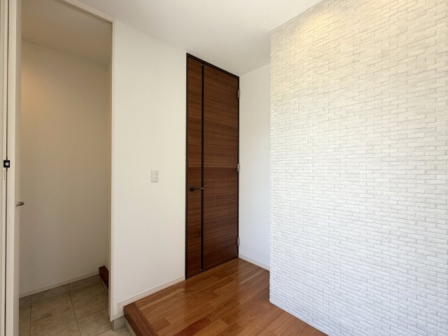 広弁天橋町　一戸建ての収納|土間収納には外で使うお掃除道具やキャンプ用品などの収納に便利です。