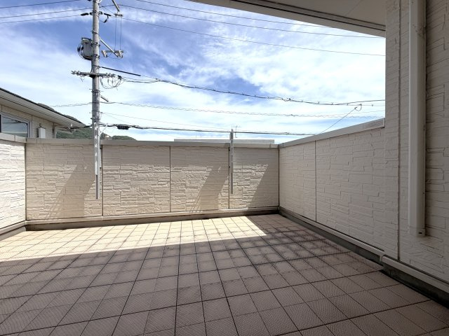 広弁天橋町　一戸建てのバルコニー