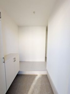 大津市本丸町1期　新築戸建の玄関